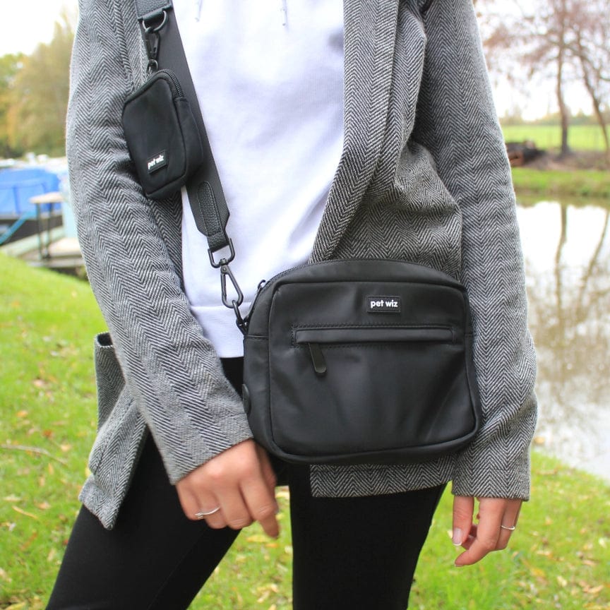 Sac de promenade pour chien avec sangle amovible et réglable et pochette à friandises assortie